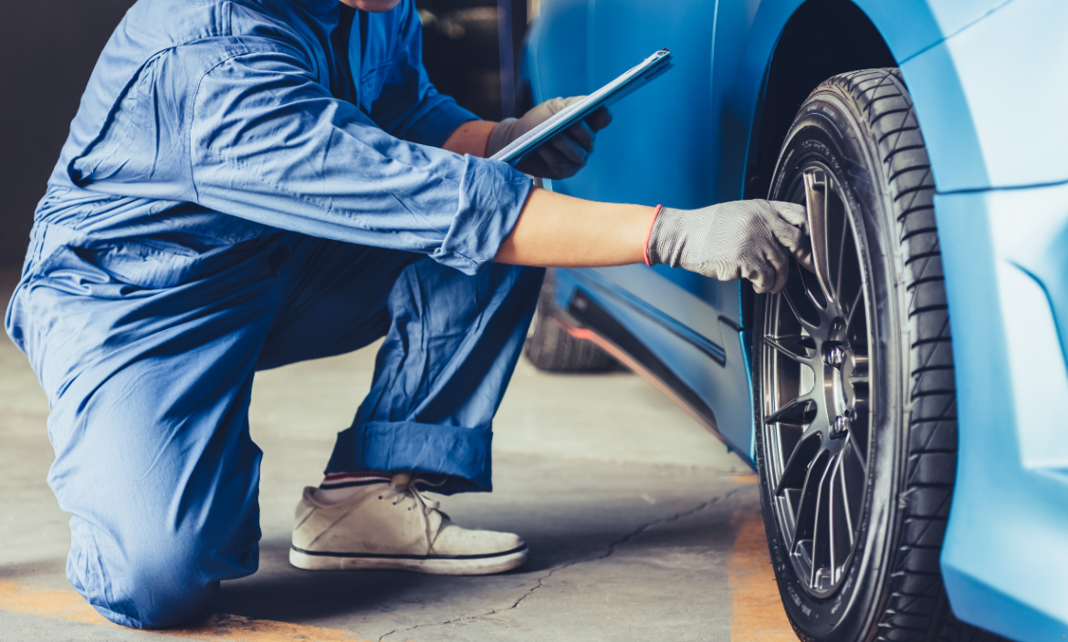 ¿Cuál es la presión recomendada de los neumáticos delanteros de un auto?