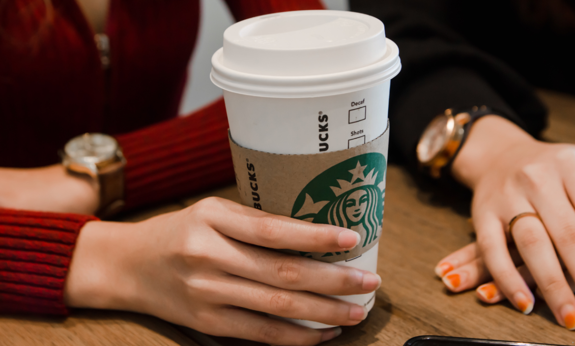 Starbucks, empresa reconocida en el mundo del café.