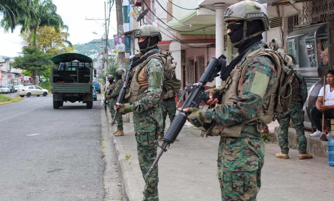 Personal de las Fuerzas Armadas en Esmeraldas.