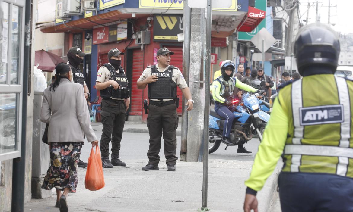 Operativo anti extorsivo en la entrada de la 8.