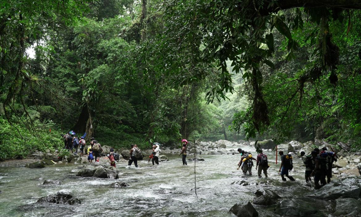 Imagen real del camino que cruzan los migrantes en el Darién.