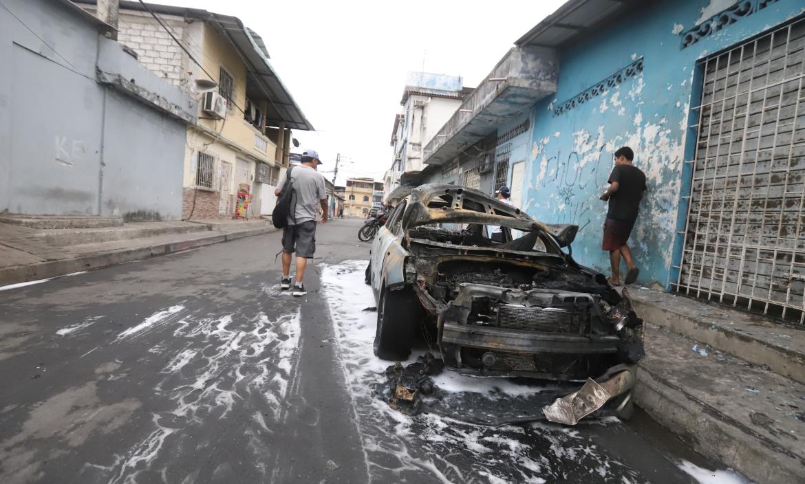 El carro quedó incinerado luego del siniestro.