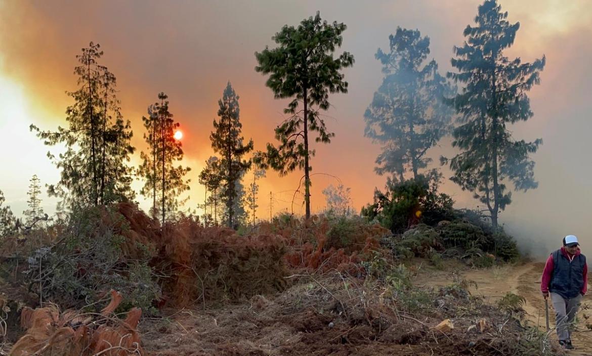 San Fernando y Nabón, en Azuay, se ven afectados por incendios forestales.