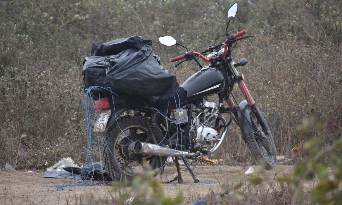 La moto abandonada con los restos en Santa Elena