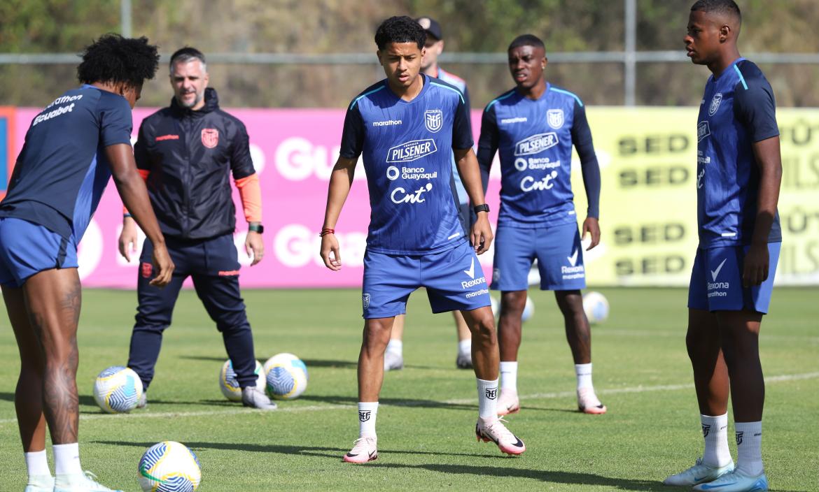 Entrenamiento de la selección de Ecuador que jugará ante Brasil.jpg