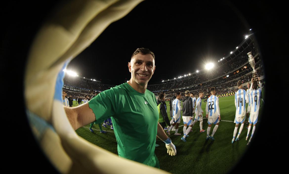 La selección de Argentina ganó 3-0 al seleccionado chileno.