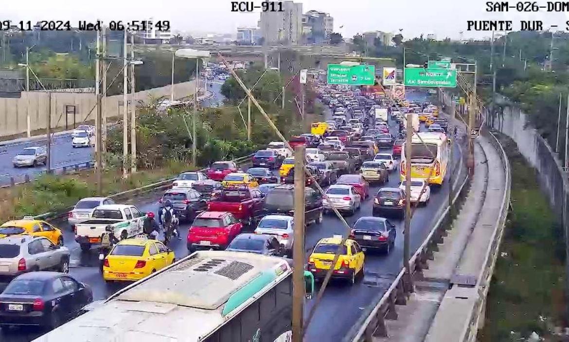 Trafico Puente Unidad Nacional