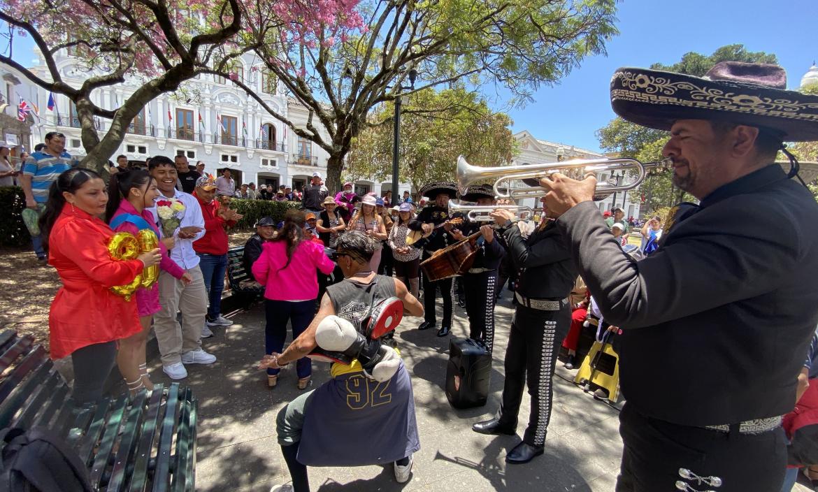 Fiesta en la Plaza Grande