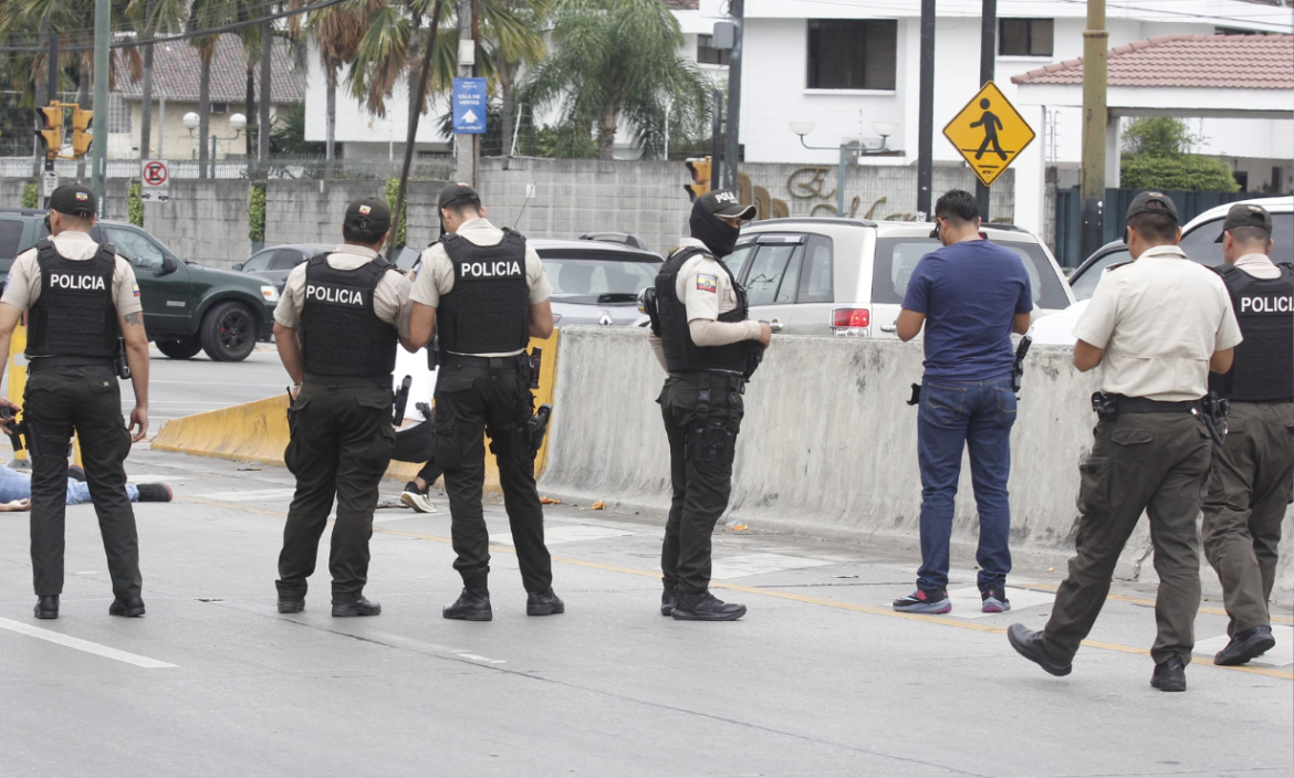 La Policía abatió a un presunto delincuente en Los Ceibos.