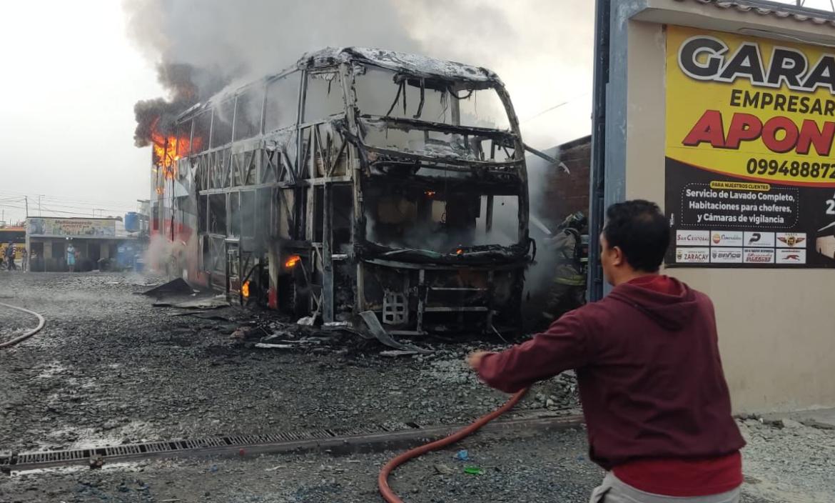 HOMBRE QUEMADO EN ATENTADO CONTRA BUS