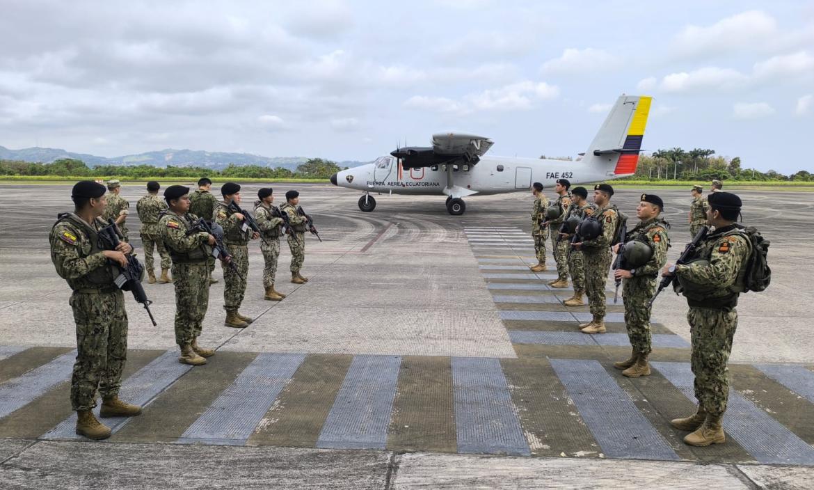 Personal de las Fuerzas Armadas del Ecuador.