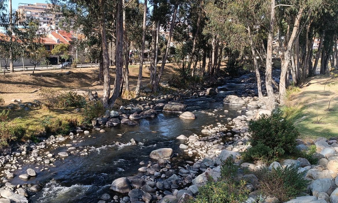 El río Yanuncay mejoró su caudal tras la lluvia registrada durante el fin de semana.