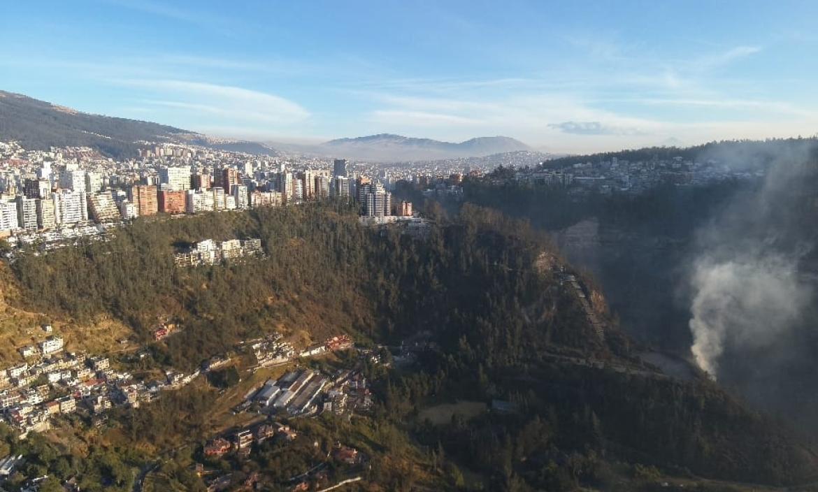 Incendios forestales Quito - Bomberos - Emergencia