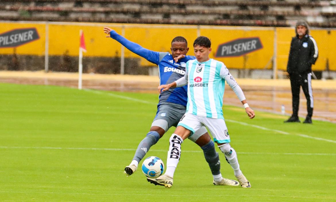 Cumbayá y Emelec juegan por la fecha 8 en el estadio Atahualpa.