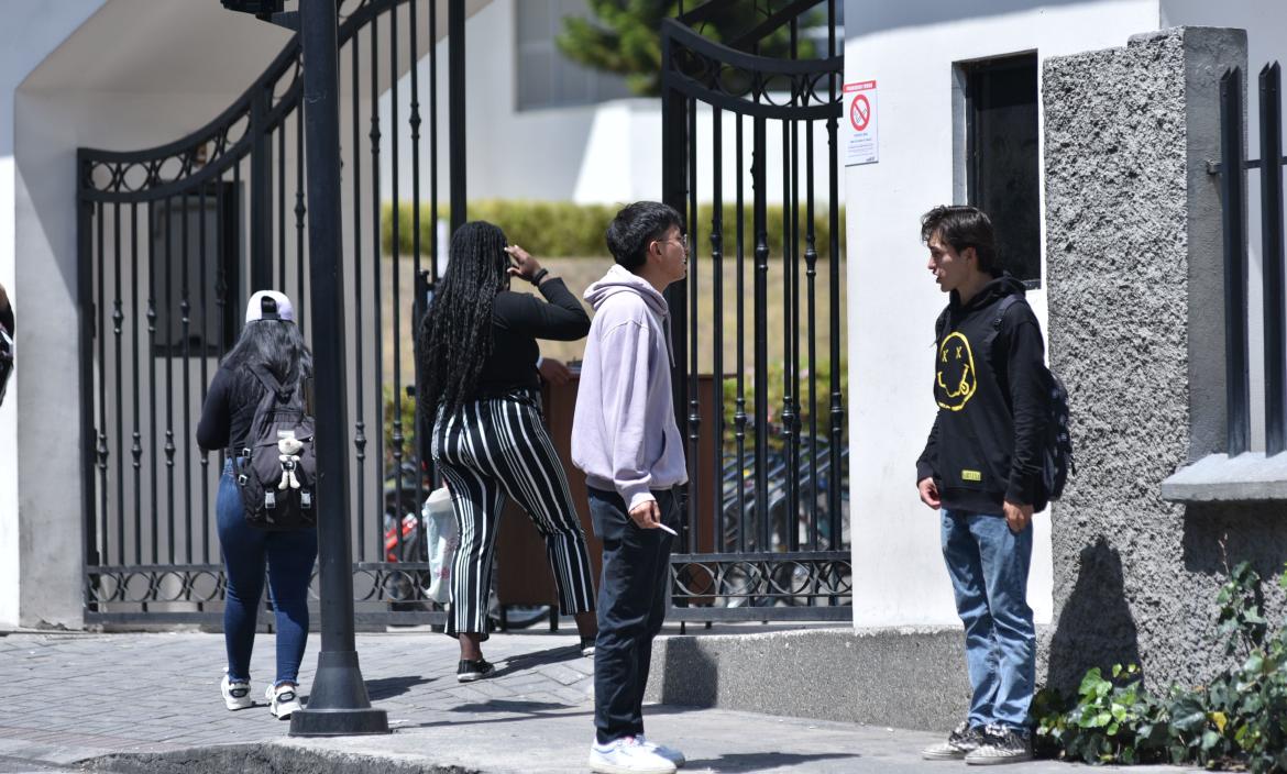 Violación a la Intimidad en Quito - Universidad Salesiana de Quito - Investigación