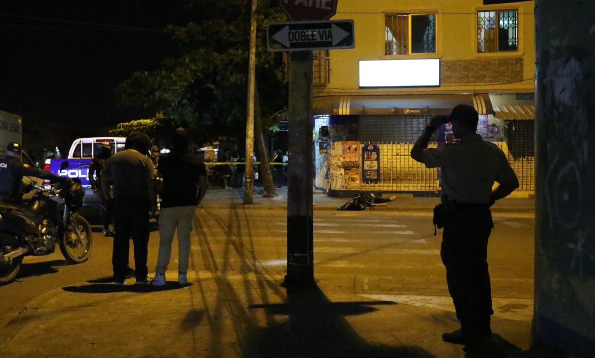 Los policías llegaron para antender la emergencia en Durán.