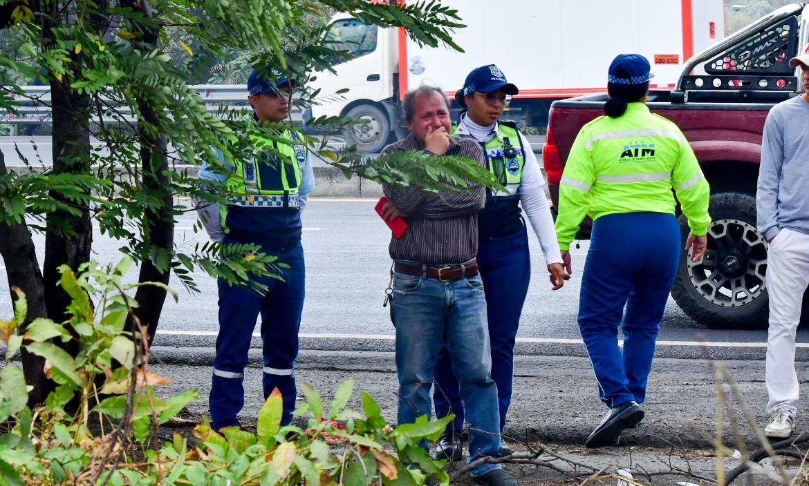 El padre del joven accidentado no pudo contener su dolor.