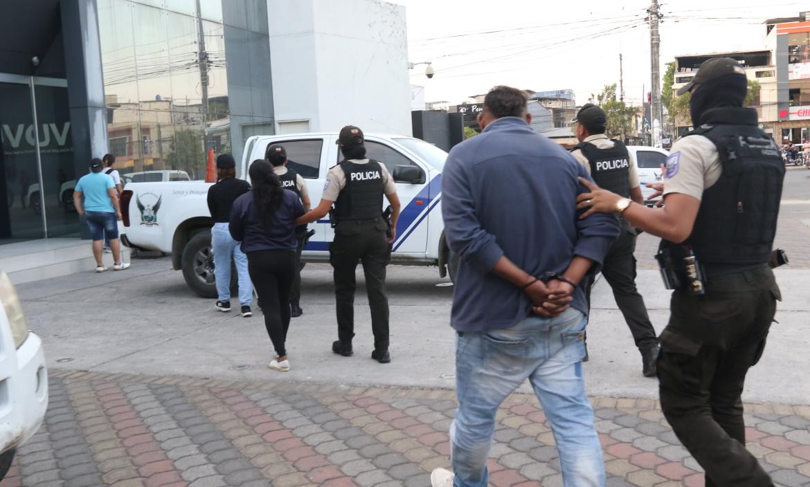 Los vacunadores fueron detenidos por la Policía en Guayaquil.