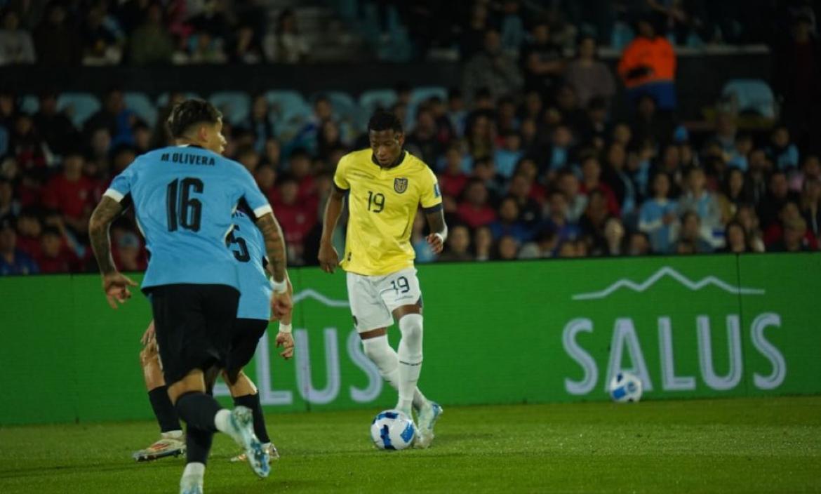 Gonzalo Plata fue titular en el partido ante Uruguay.