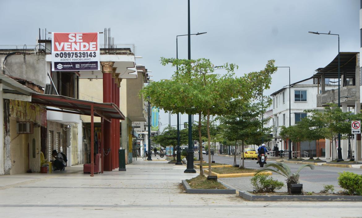 FAMILIAS HUYEN DE PUERTO BOLÍVAR