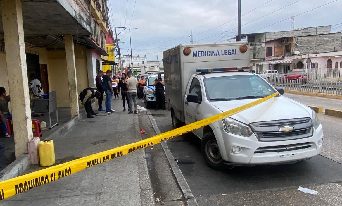 En avenida del Guasmo, sur de Guayaquil, apareció un hombre degollado.