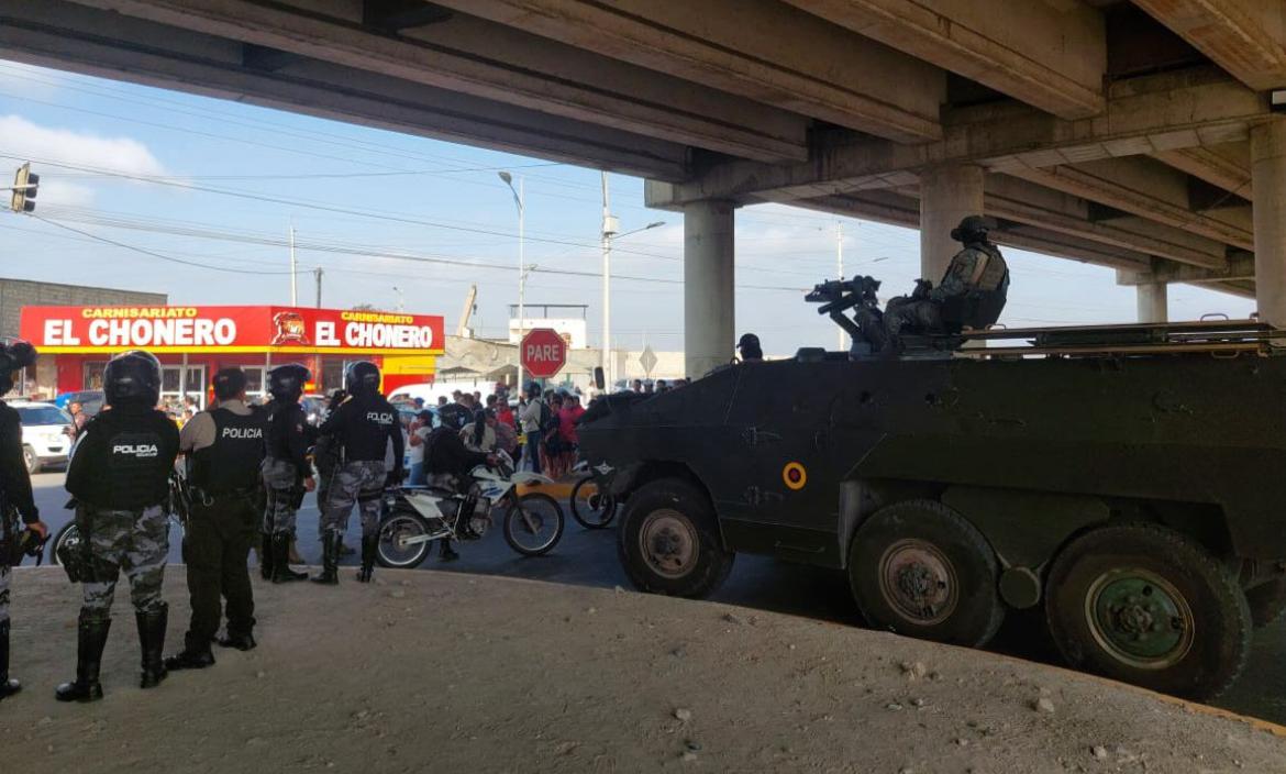 Agentes de la Policía en Manta.