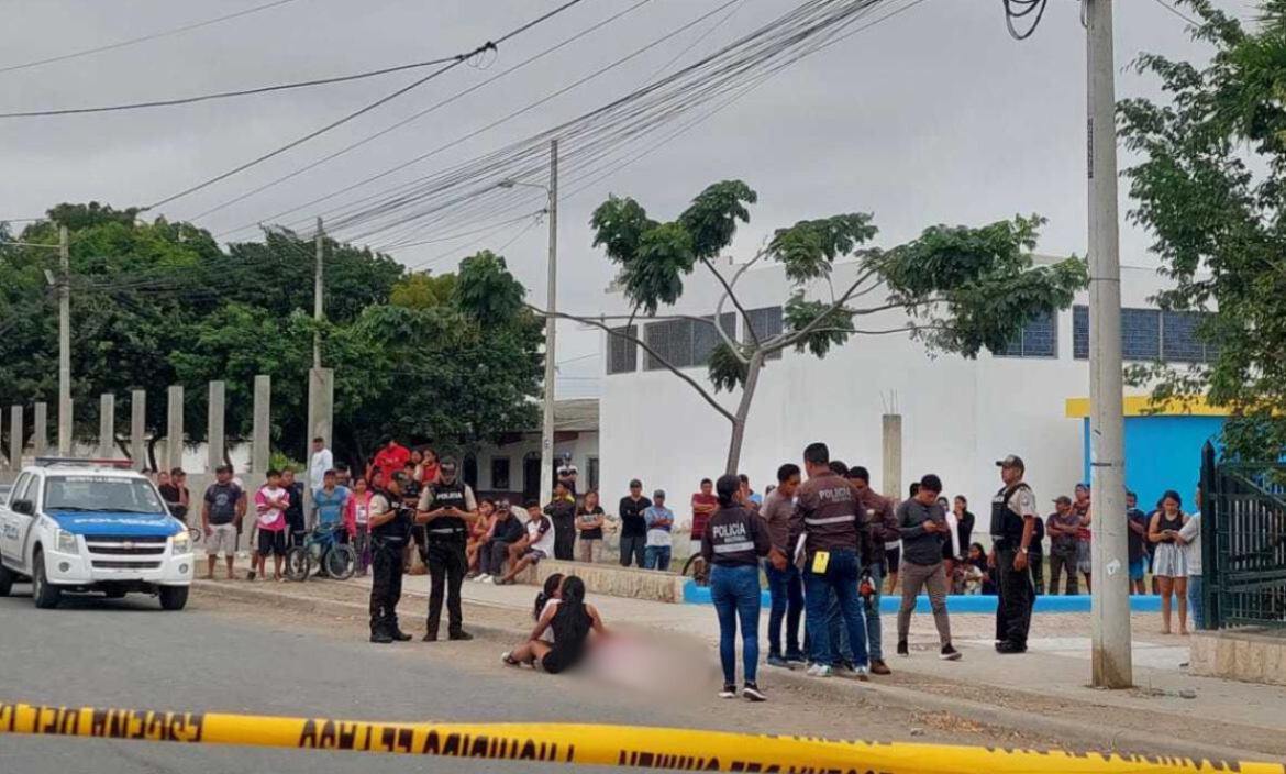 El cadáver de la activista quedó al pie del parque del barrio Paraíso.