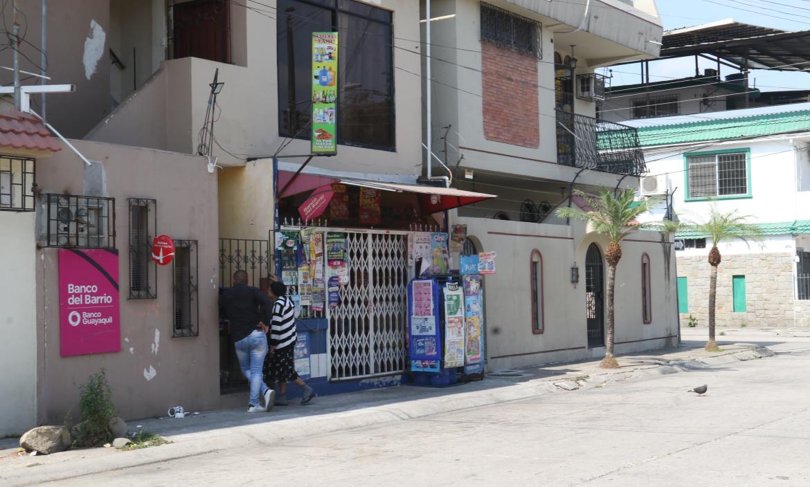 La tienda es bien concurrida por los moradores de Guayacanes.