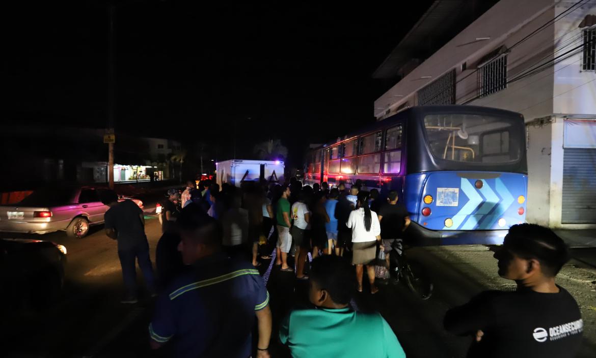 Un bus de Metrovía habría arrolado al peatón.