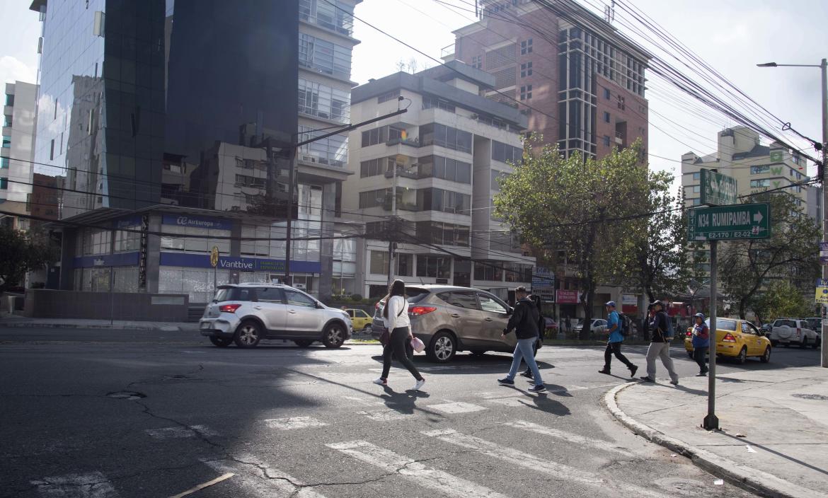 Problemas en intersección de la avenida De la República y calle Rumipamba