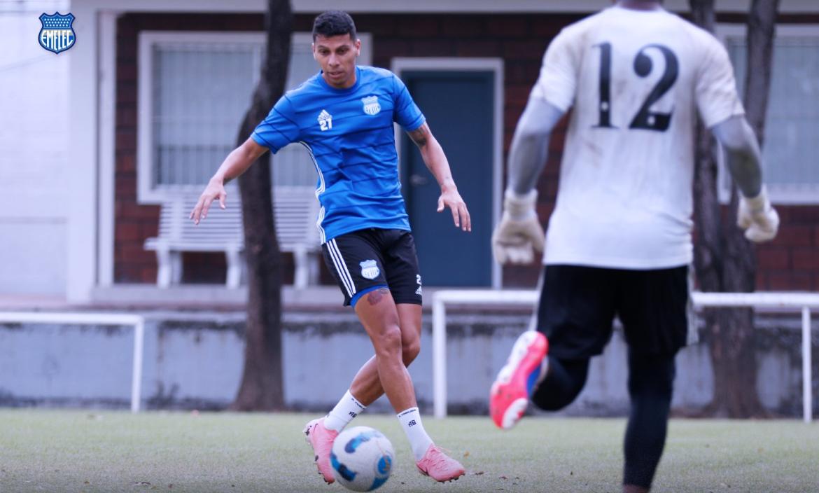 Luis fernando León Emelec entrena