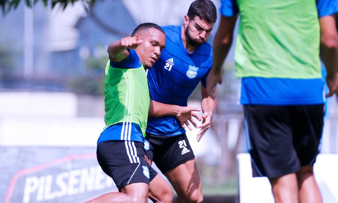 Alexander gonzalez práctica emelec