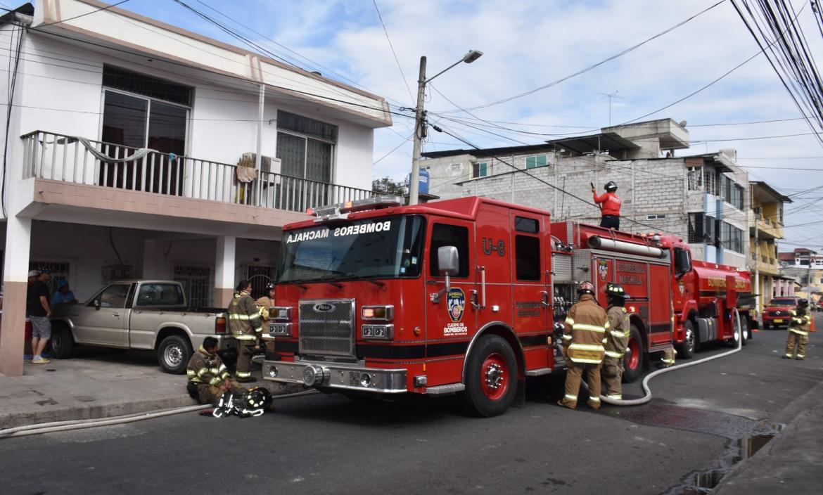 Los bomberos llegaron de inmediato para socorrer la emergencia.