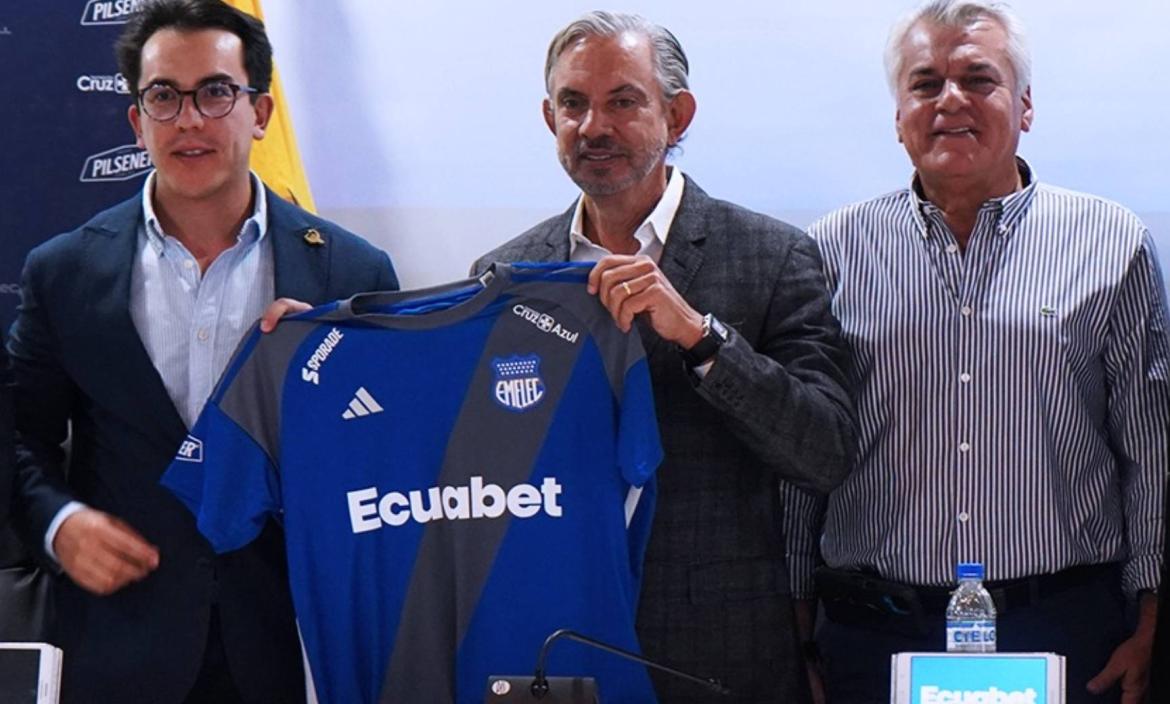 Emelec, César Avilés, presidente, renuncia, José Pileggi, directorio, Deportes Ecuador