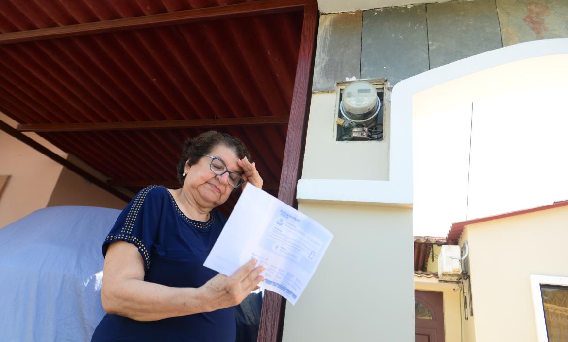 El Gobierno asumirá las planillas de luz por cuatro meses.