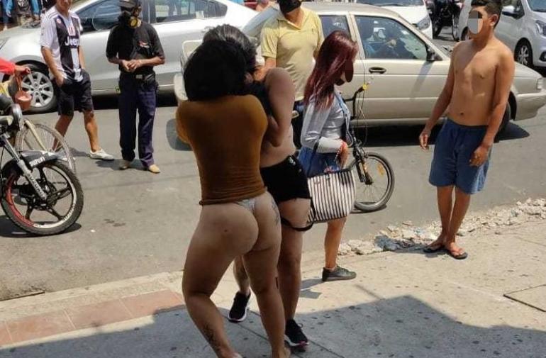 Pelea de prostitutas en la calle 17