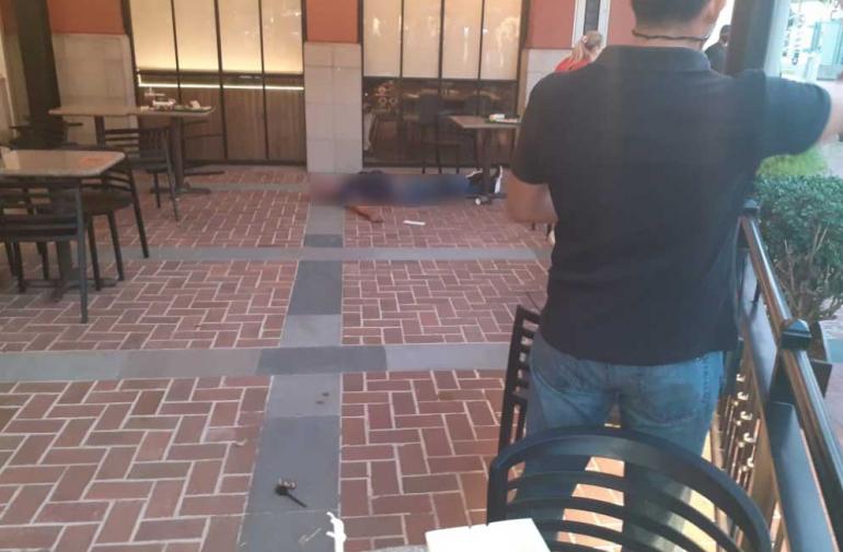 Un ciudadano extranjero fue baleado en un centro comercial de Samborondón.