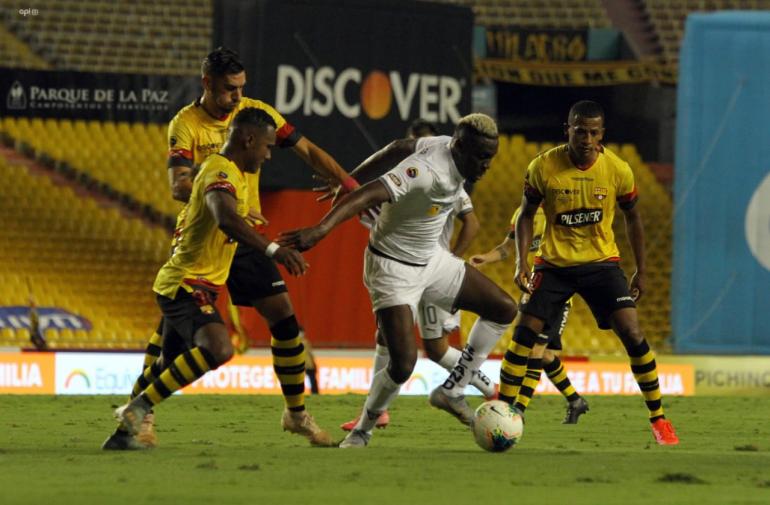 Barcelona y Liga de Quito empataron 1-1 en el Monumental.