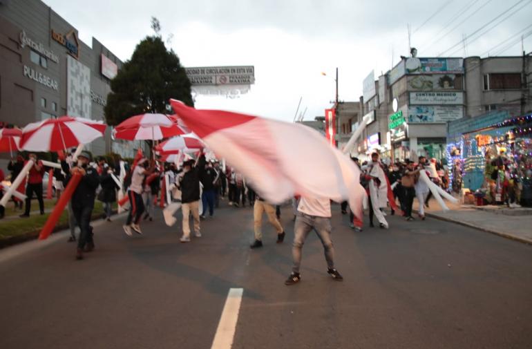 Hinchas de Liga de Quito salieron a las calles.