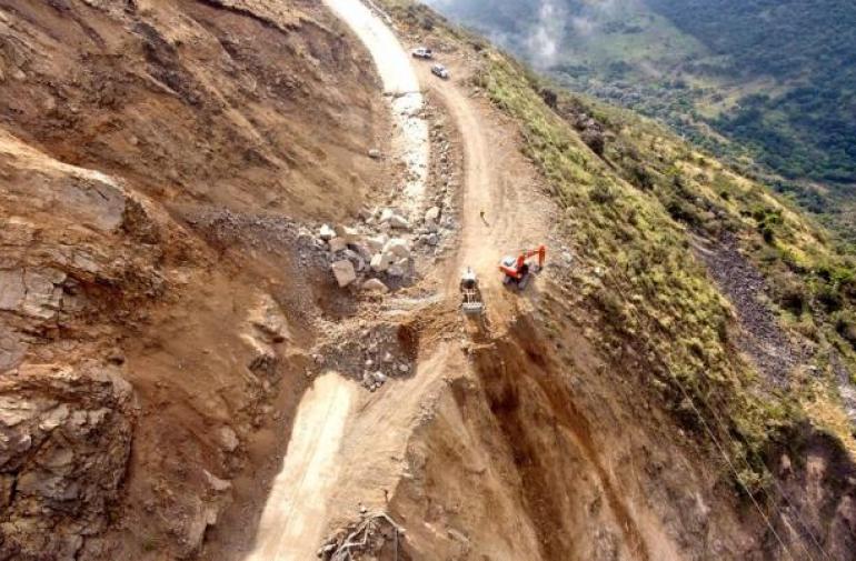 Ministerio de Transporte y Obras Públicas declara en emergencia el kilómetro 49 de la vía Cuenca – Molleturo – El Empalme.