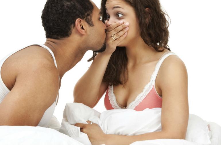 Los malos olores impiden avanzar en la relación sexual.