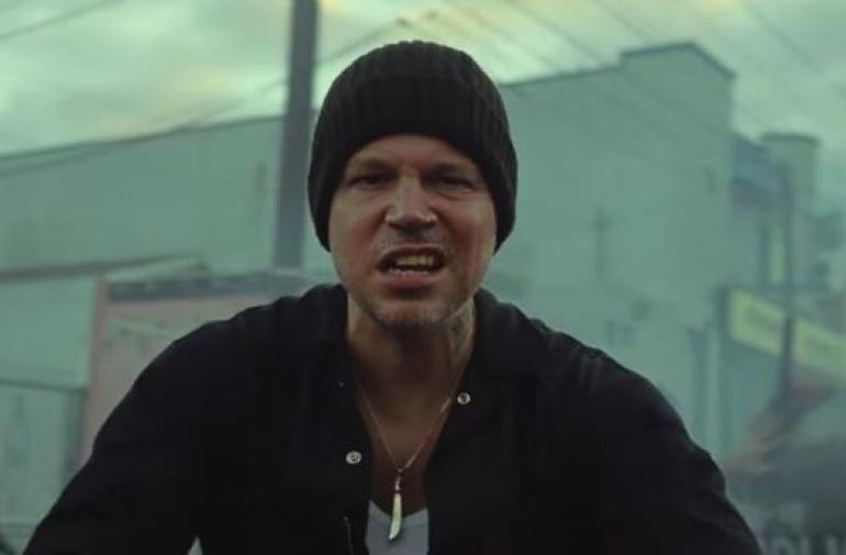 Residente lanzó crítico videoclip.