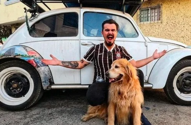 El influencer brasileño Jesse Koz murió junto a su perro en un accidento automovilístico