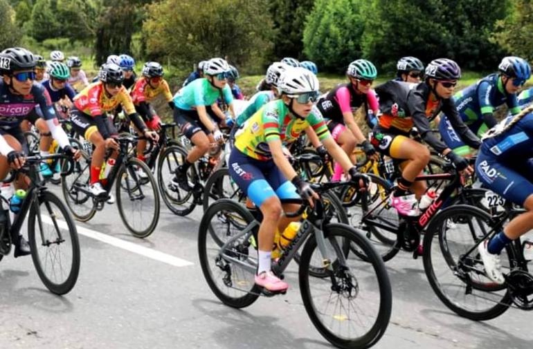 Ana-Vivar-ciclista-Vuelta-Colombia