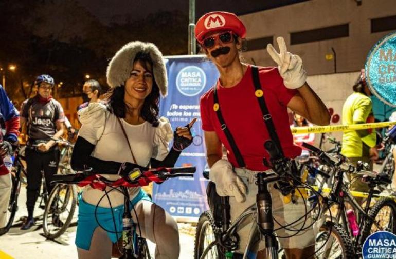 Ciclistas alistan sus disfraces para pedalear por Halloween