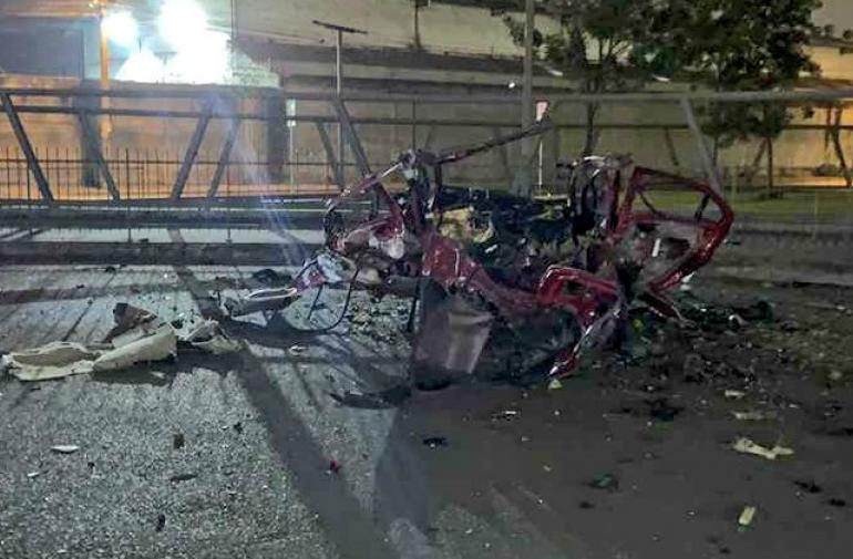 Madrugada de terror en Guayaquil: Policías asesinados, coches bombas en UPC, gasolineras y hasta en una terminal de buses