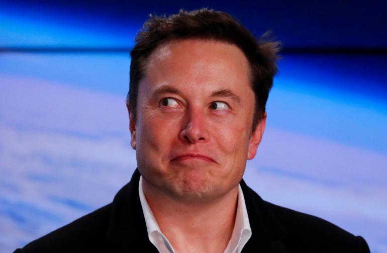 Musk bromea mientras cientos de empleados dejan Twitter y cierra sede 3 días