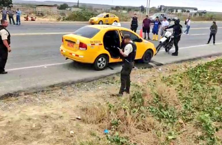 El conductor fue encontrado muerto en su taxi.