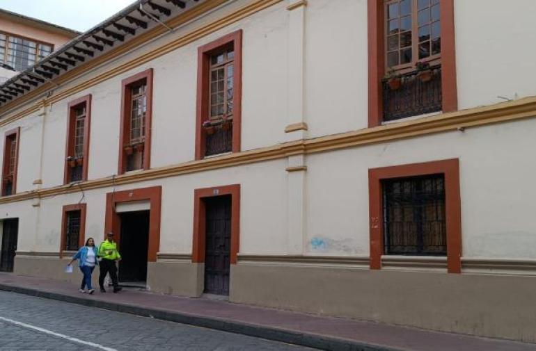 Cuenca sufrió robos en dos establecimientos.