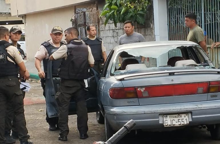 Asesinan a dos policías en el Guasmo
